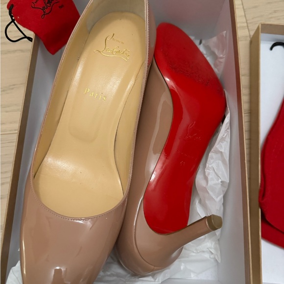 Authentic Christian Louboutin shoes only worn a couple of times - Picture 5 of 12
